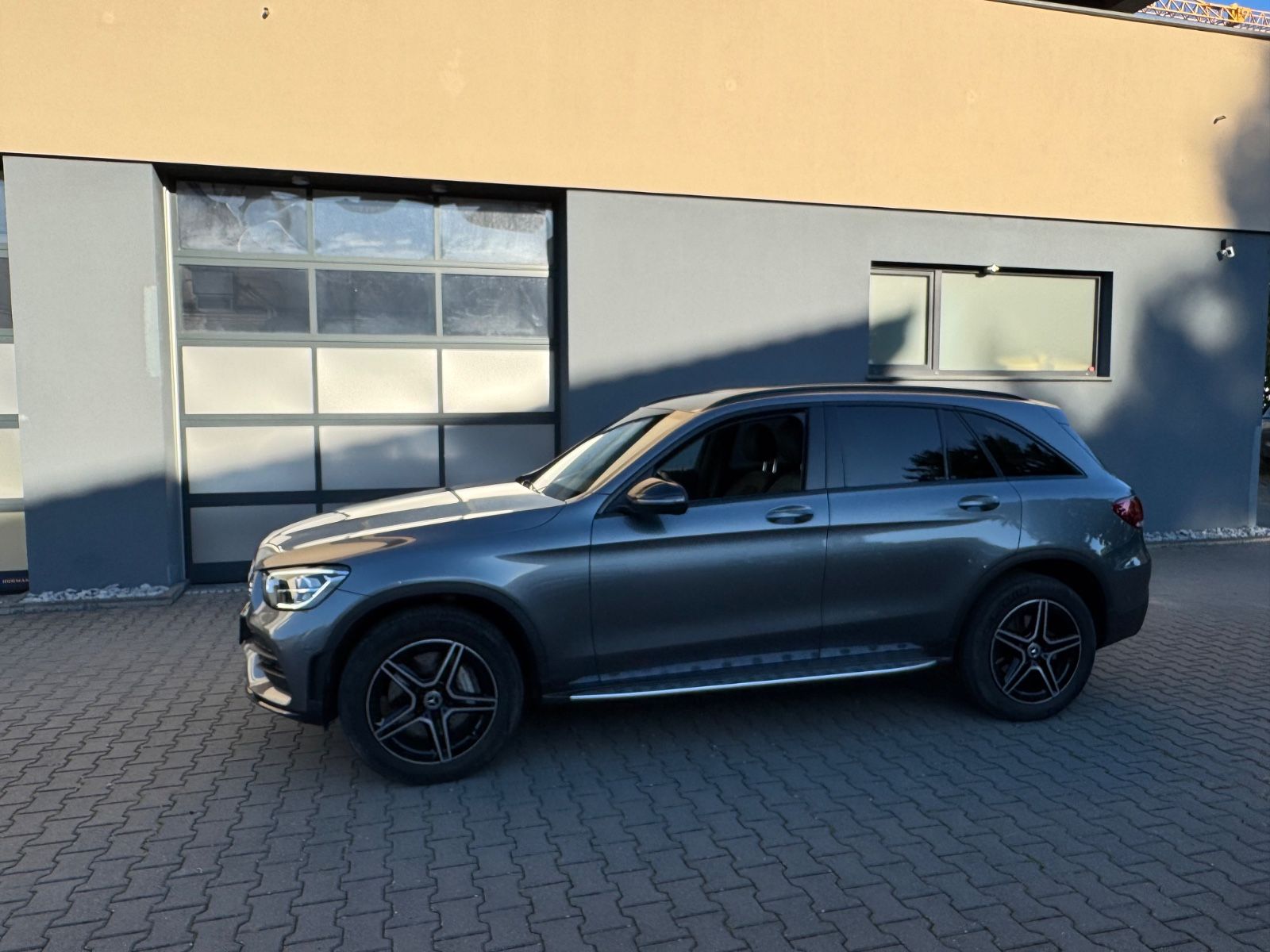 Mercedes-Benz GLC 300 de 4Matic AMG Line imagem 2