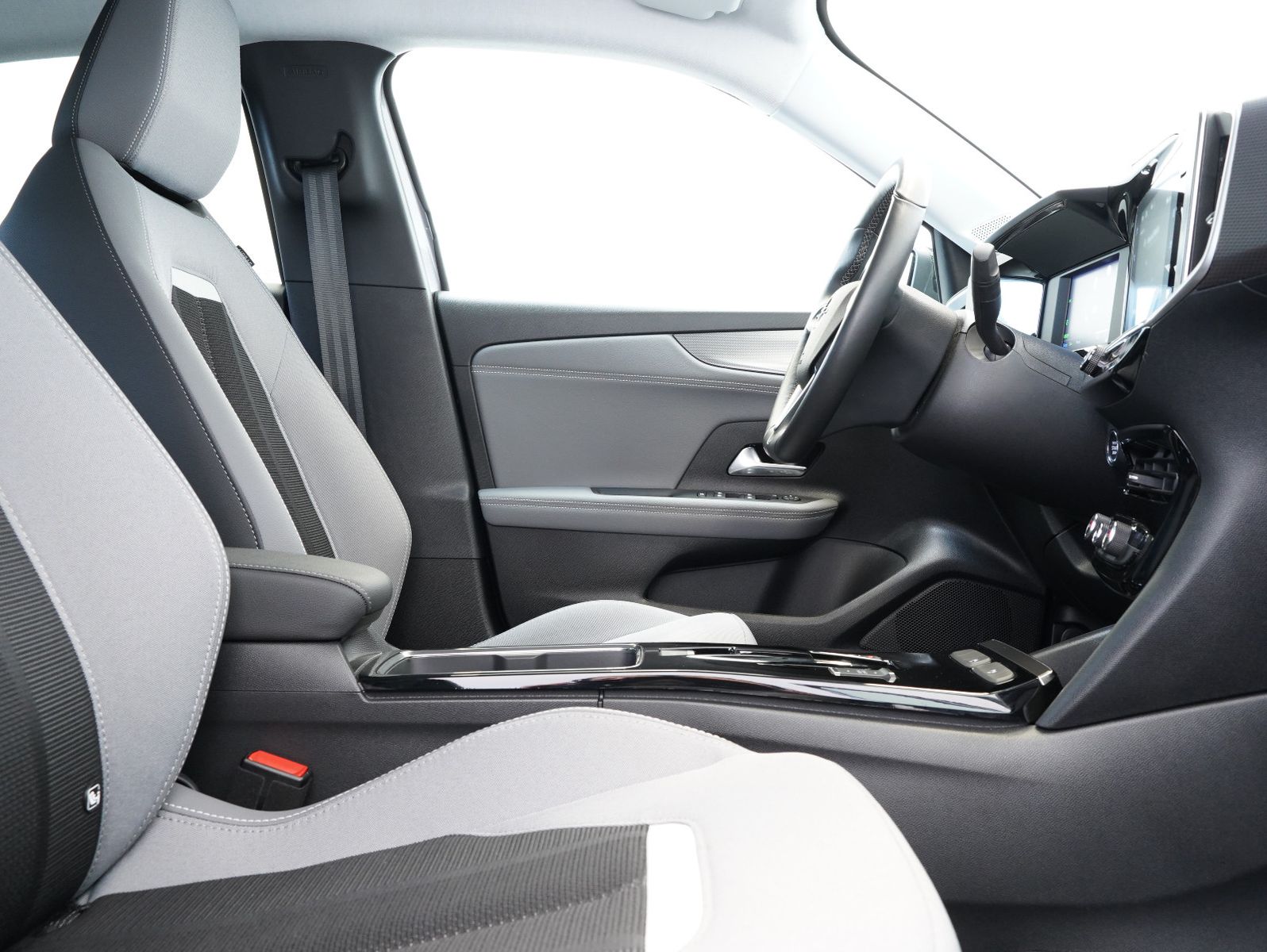 Fahrzeugabbildung Opel Mokka-e Elegance 50KWH/11KW/WÄRMEPUMPE/SOH