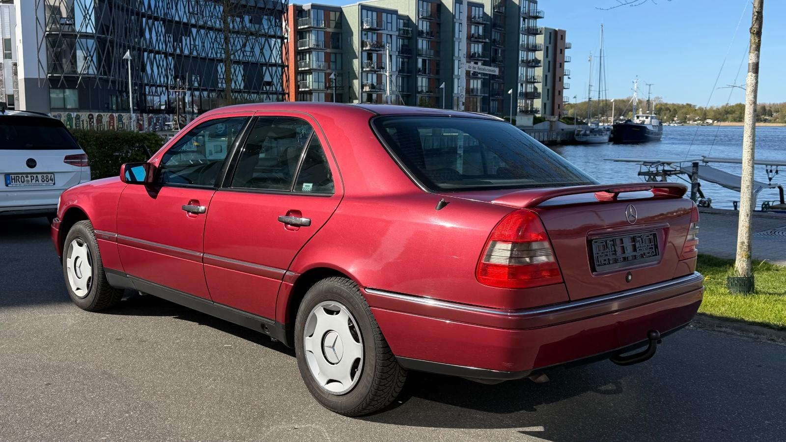 Mercedes-Benz C 180