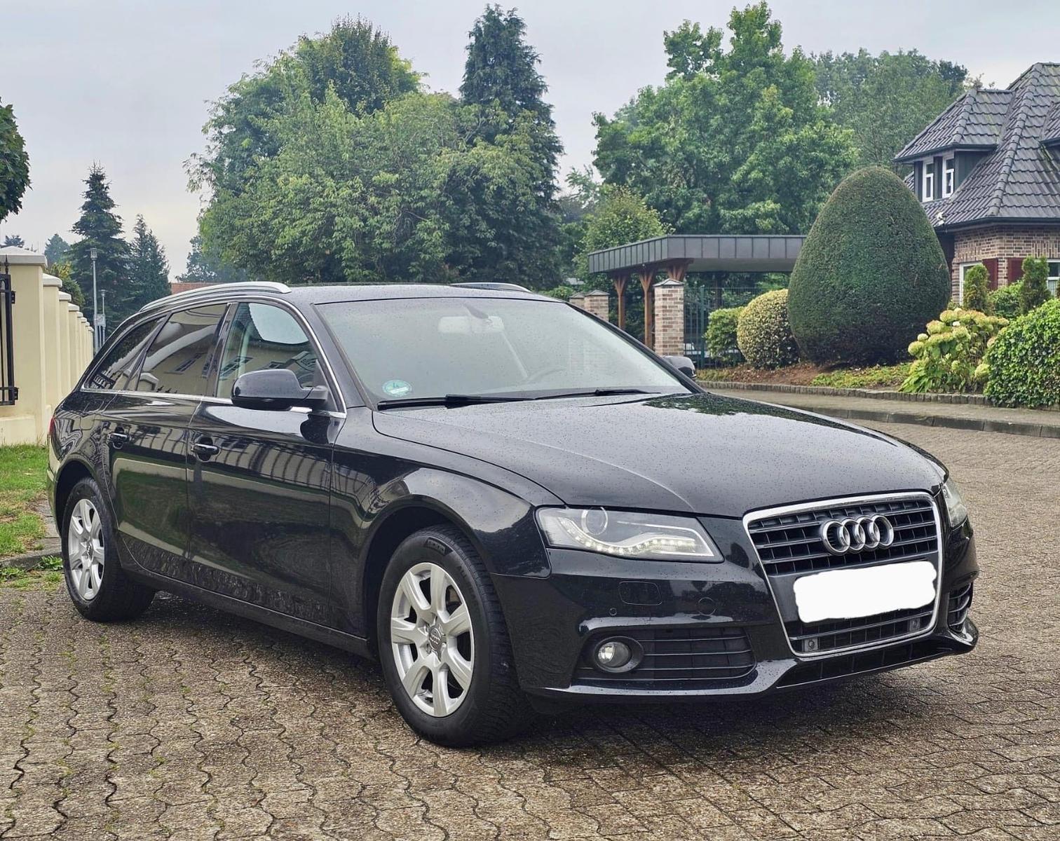 Audi A4 2009 — rear view