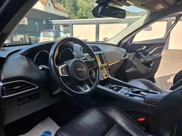Jaguar F-Pace - 11