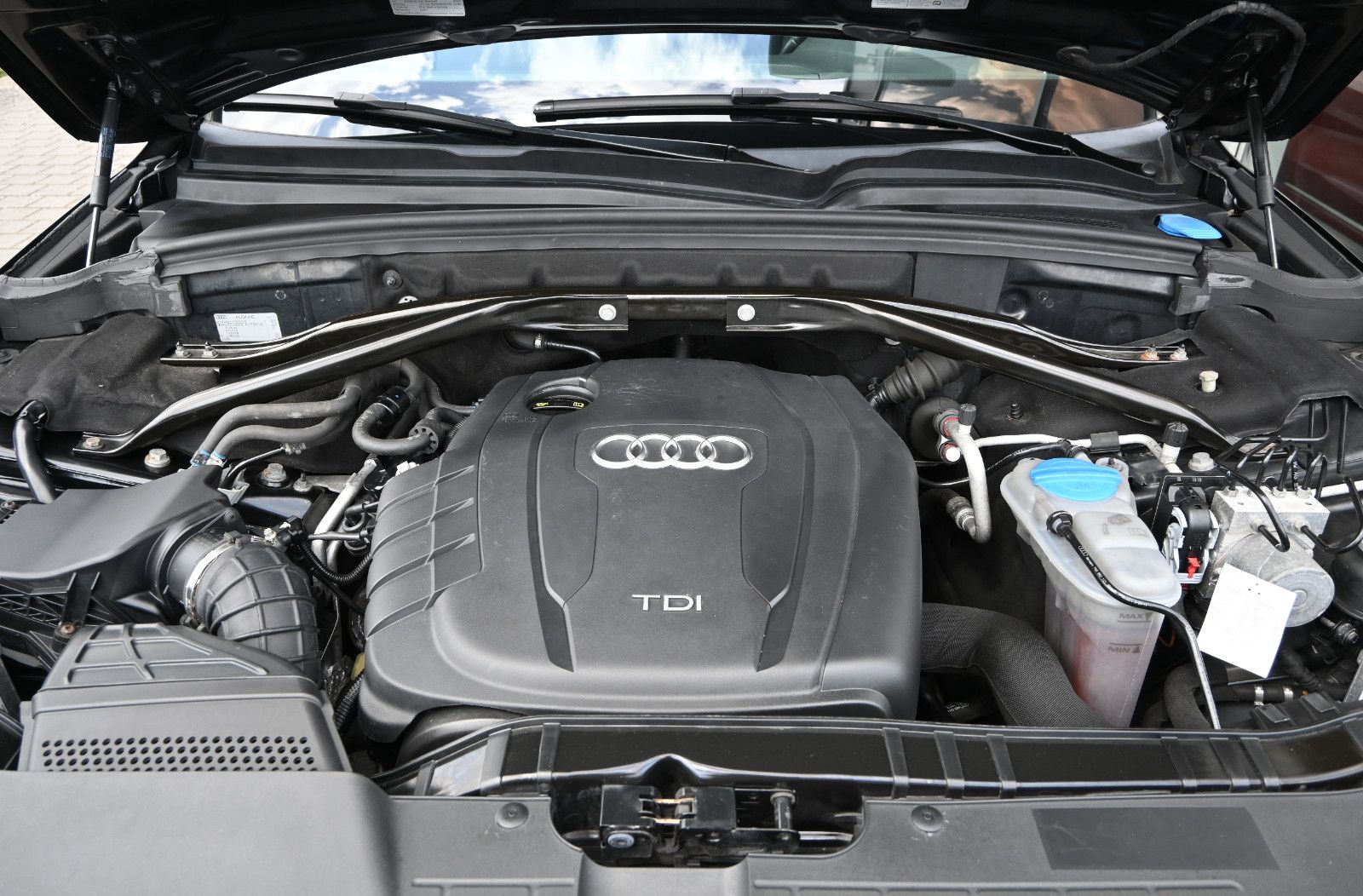 Fahrzeugabbildung Audi Q5 2.0 TDI quattro 6-Gang °STANDHEIZUNG°XENON°