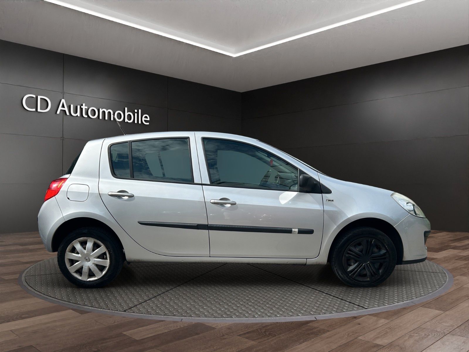 Fahrzeugabbildung Renault Clio III Extreme/Service Neu !!/ Klima !! /