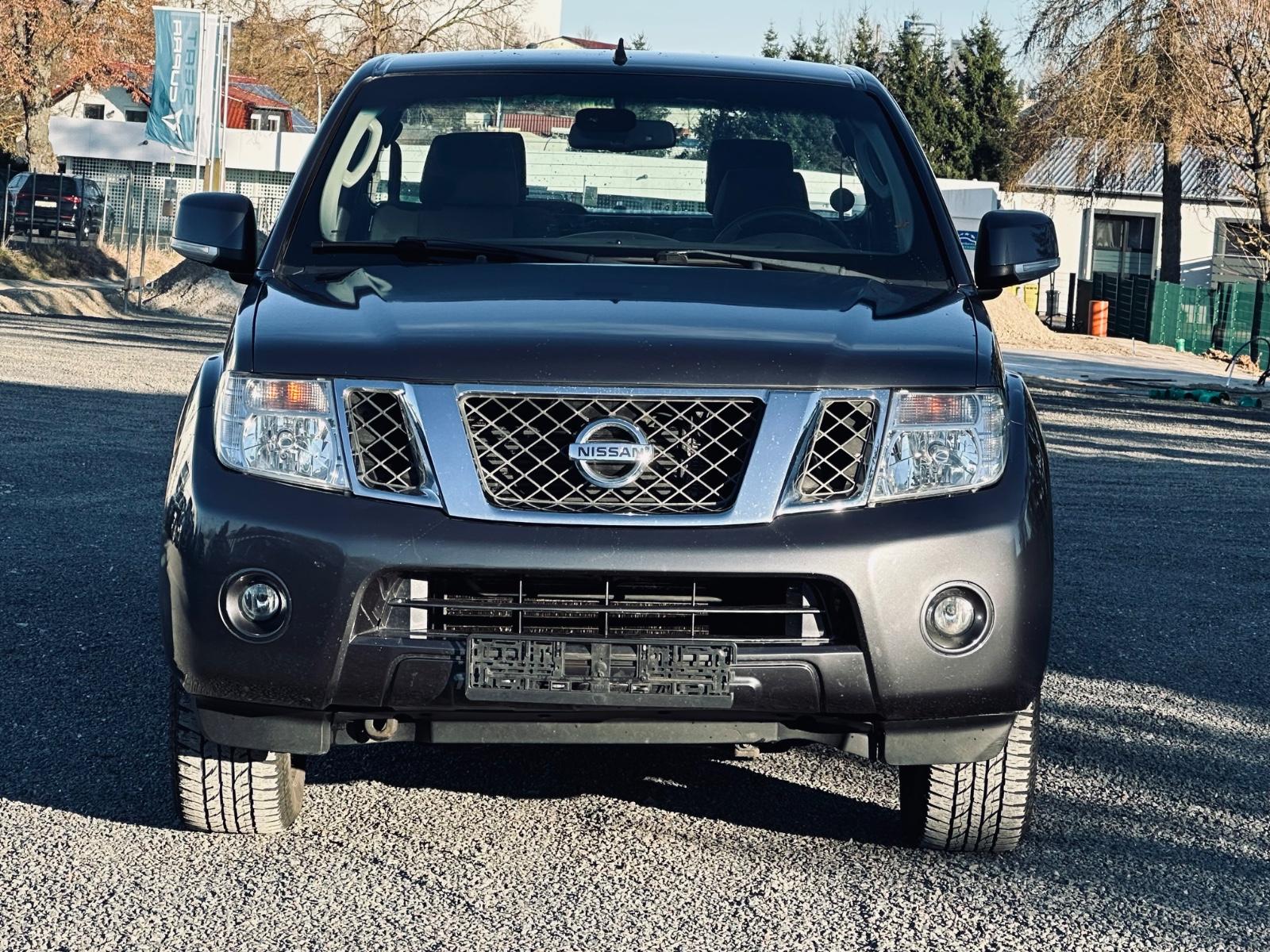 Nissan Navara King Cab 190CH | 4x4 | GPS | Caméra | Attelage
