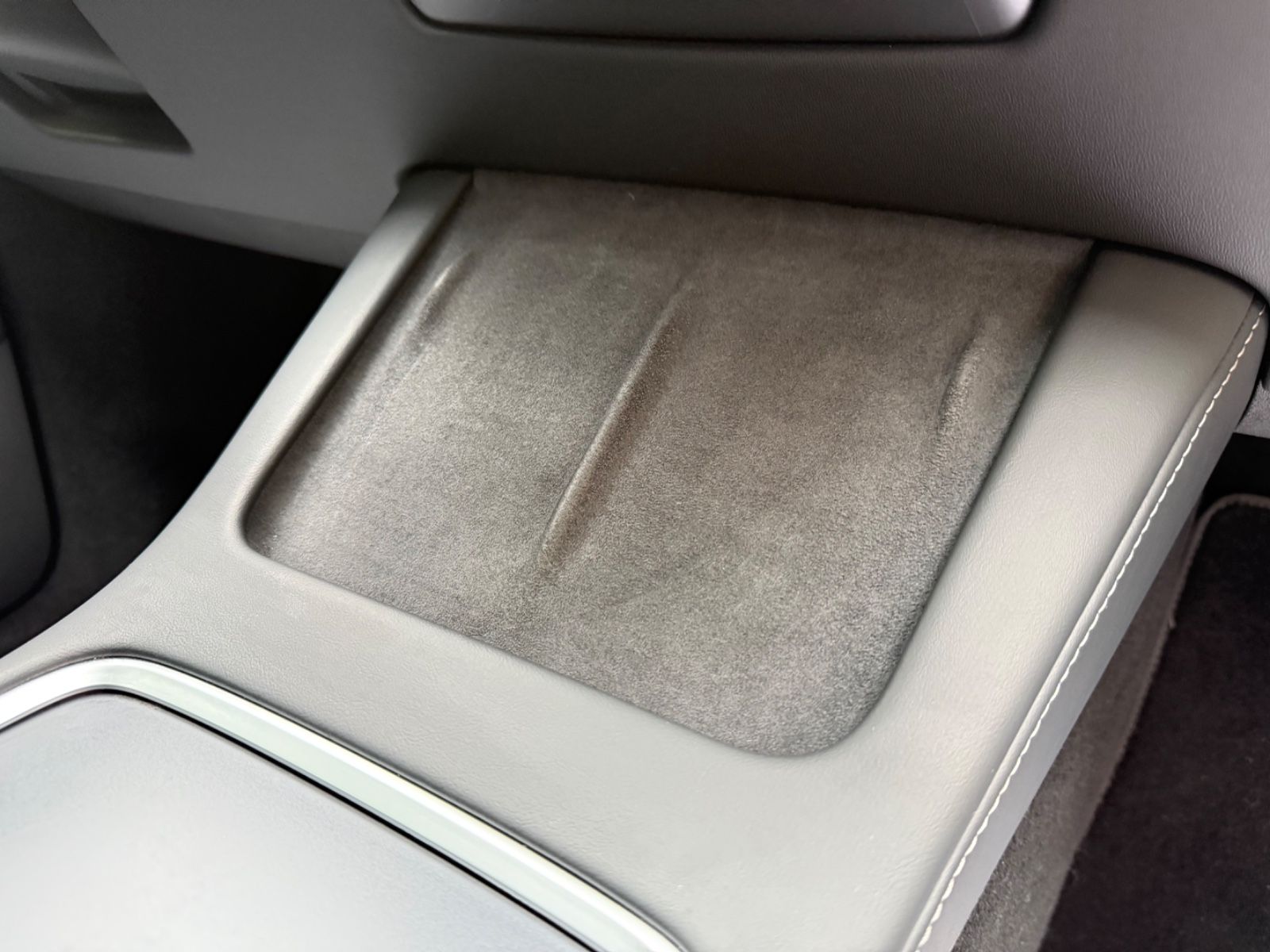 Tesla Model Y Basis RWD AHK Mwst. Garantie Finanz.4,69 foto 16