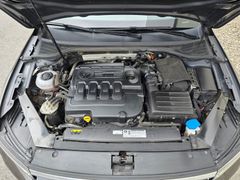 VW Passat Variant R-Line 2.0TDI 150PS DSG Pano DAB VW Passat Variant R-Line 2.0TDI 150PS DSG Pano DAB