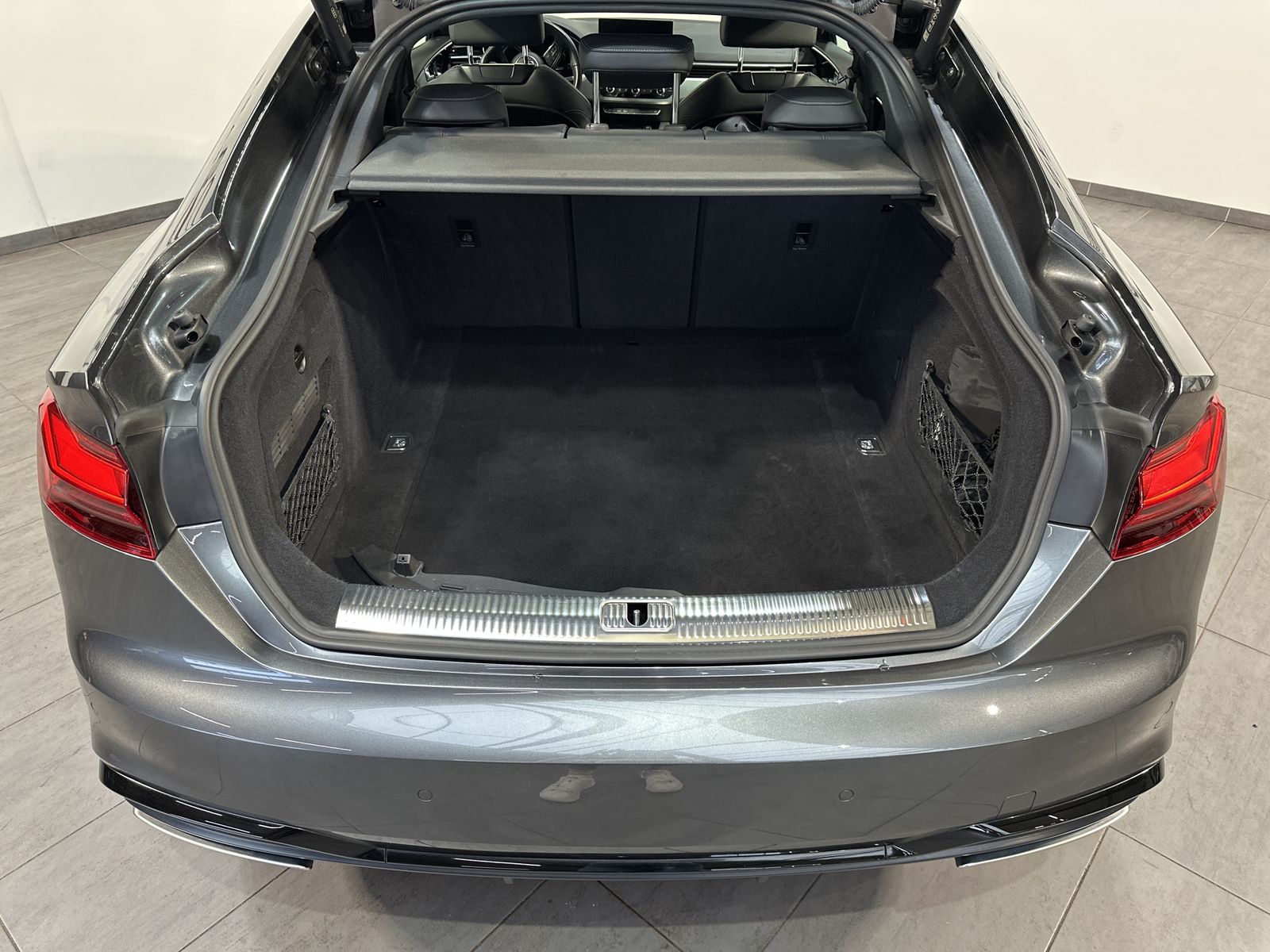 Fahrzeugabbildung Audi A5 SpB 40 TFSI S-Line Black NAV+LED+PANO+VC+19ZO