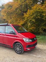 Volkswagen T6 California Beach - rote Volkswagen T6 California