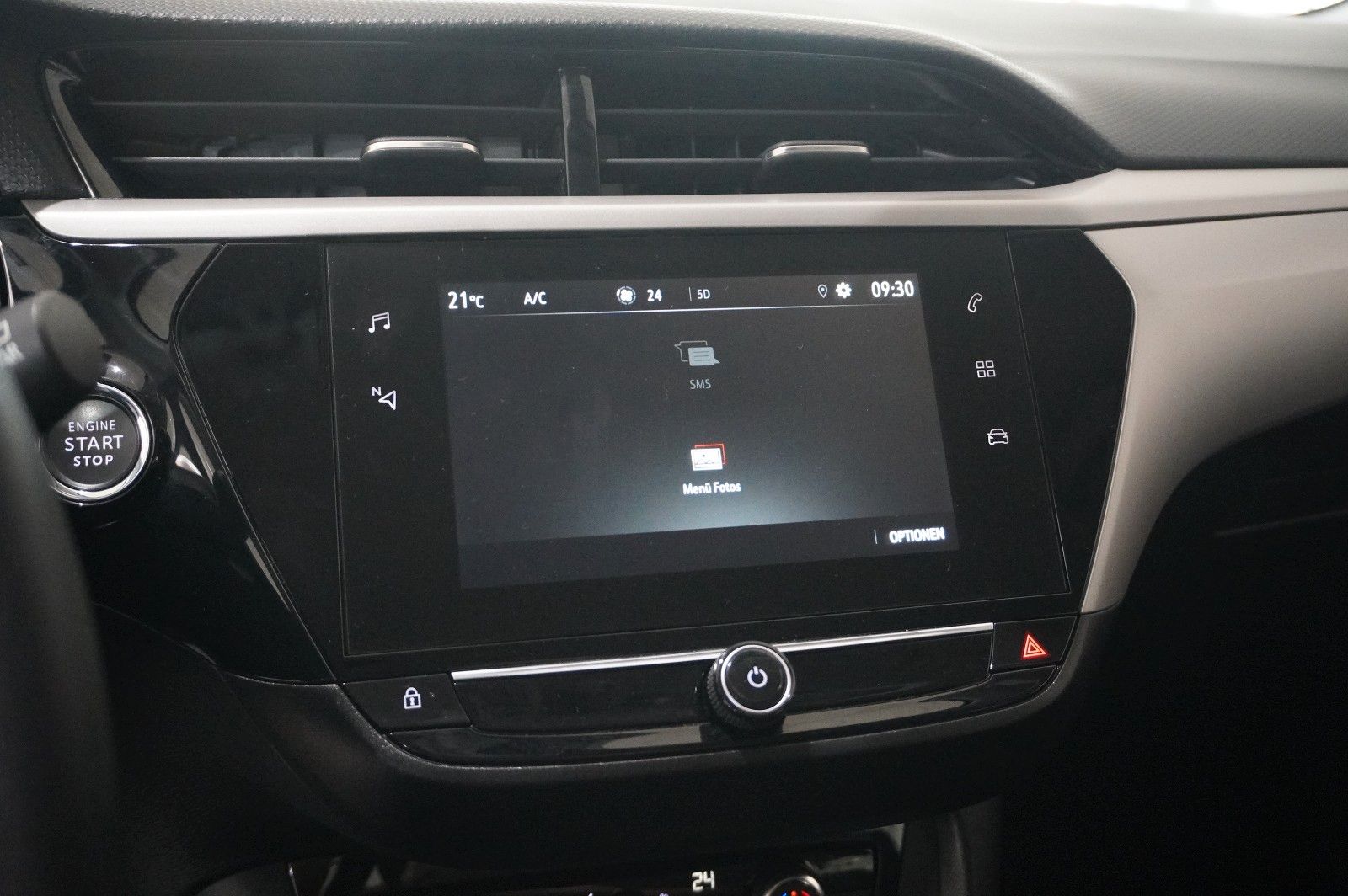 Fahrzeugabbildung Opel Corsa-e F EDITION 7KW NAVI/VIRT/TEMP/DAB/WÄRMEP.