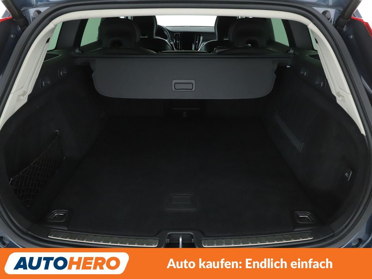 Volvo V60 2.0 T4 Momentum Pro Aut*NAVI*LED*TEMPO*PDC*
