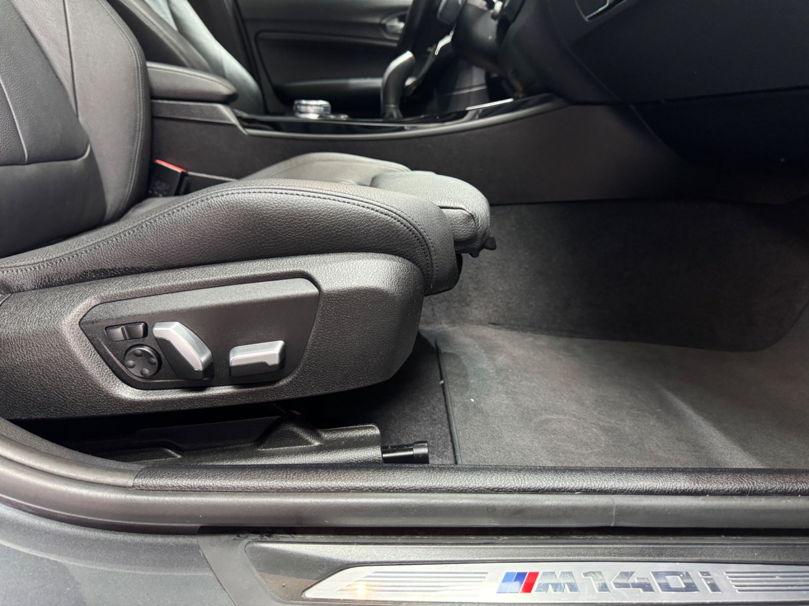 Fahrzeugabbildung BMW M140i xDrive|LEDER|NAVI|SCHIEBEDACH|AUTOMATIK|