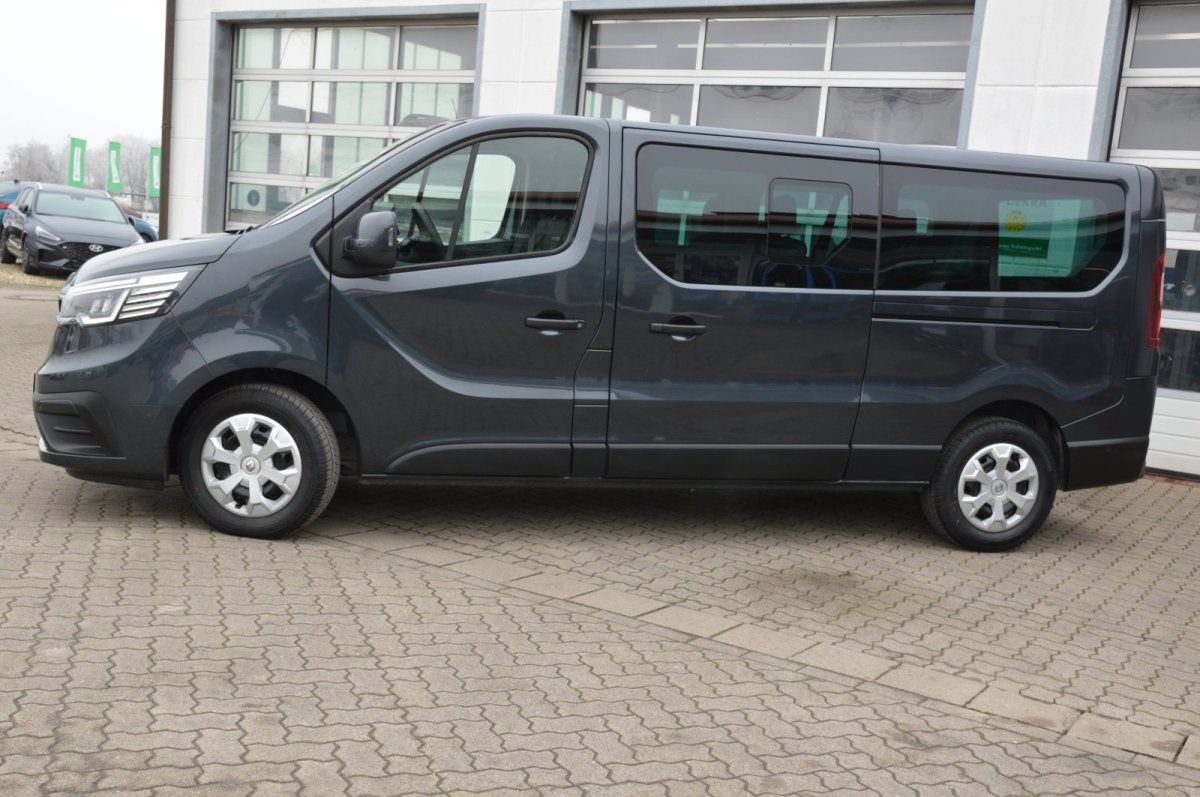 Fahrzeugabbildung Renault Trafic Combi   L2H1 3,0t 9-Sitzer LED Life