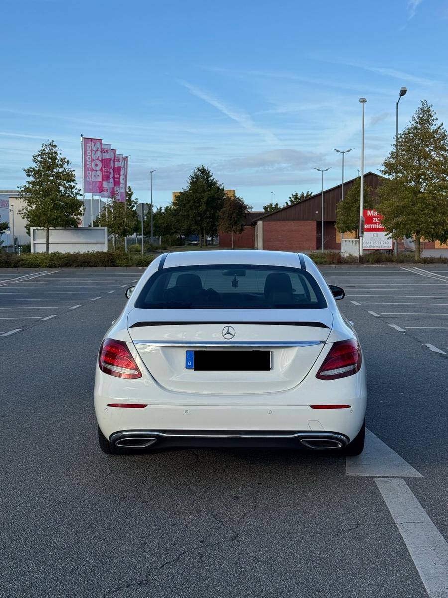 Mercedes-Benz E 220 d Autom. AMG Line