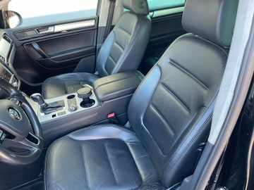 Volkswagen Touareg - 11