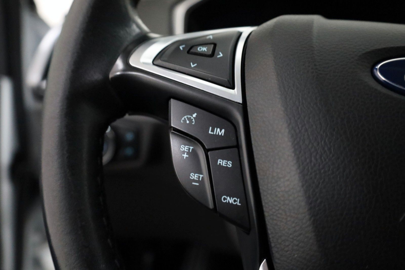 Fahrzeugabbildung Ford Mondeo Lim. Trend Navi,SH,PDC,SR+WR