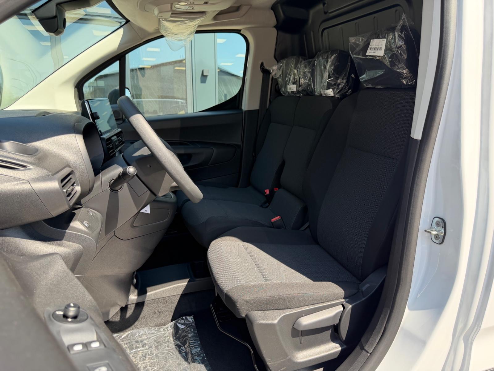 Citroën BERLINGO KASTEN L1H1/M *JAHRESWAGEN*NAVI*KLIMA*