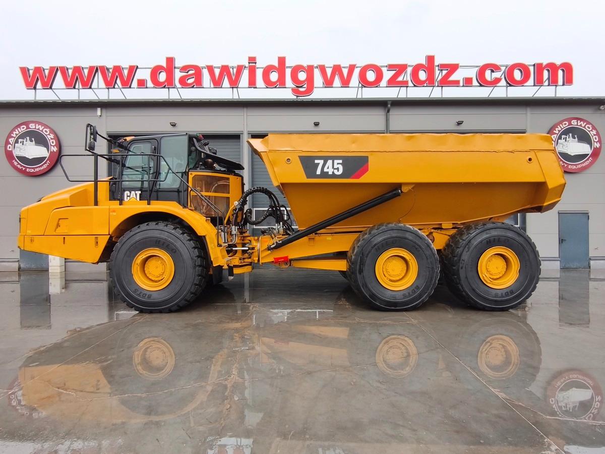 CAT 745