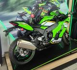Kawasaki Ninja ZX-10 R KRT, Tageszulassung - KAWASAKI VON 751 BIS 1000 CCM
