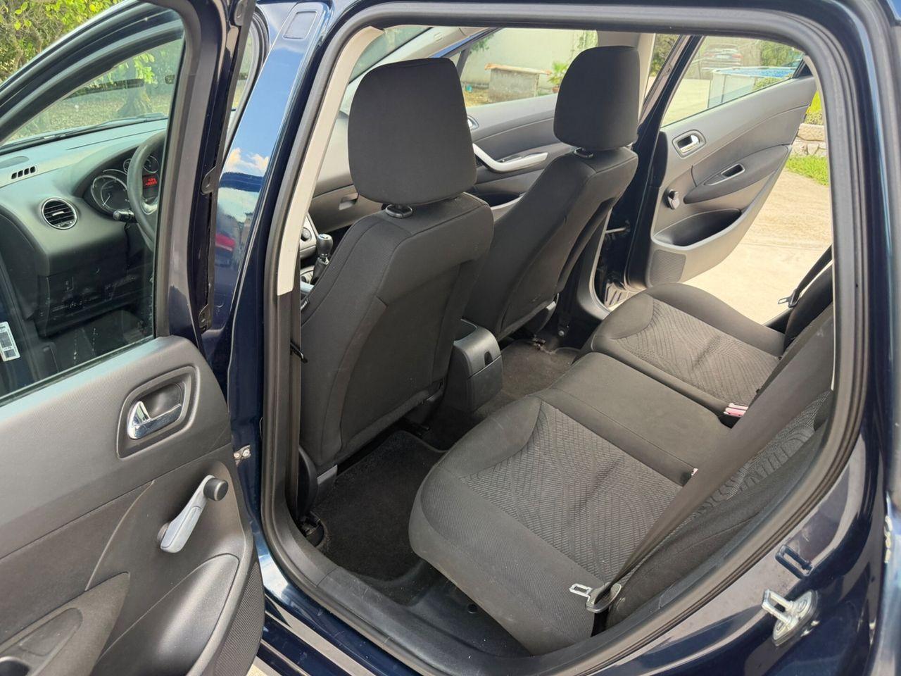 Peugeot 308 2010 — photo 12