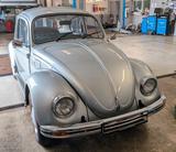 Volkswagen Käfer - silberne Volkswagen Käfer