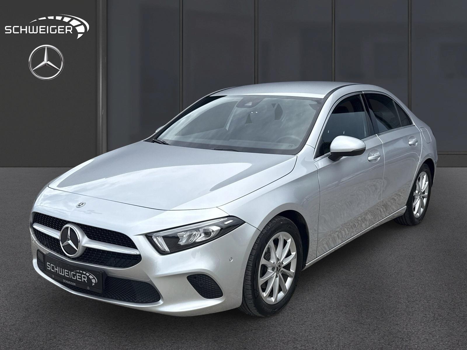 Mercedes-Benz A 180 Progressive NAVI High LED MBUX SHZ CarPlay