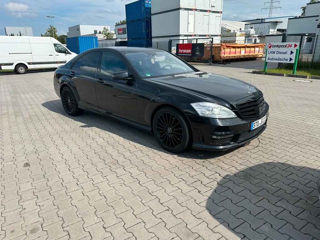 Mercedes-Benz E 320