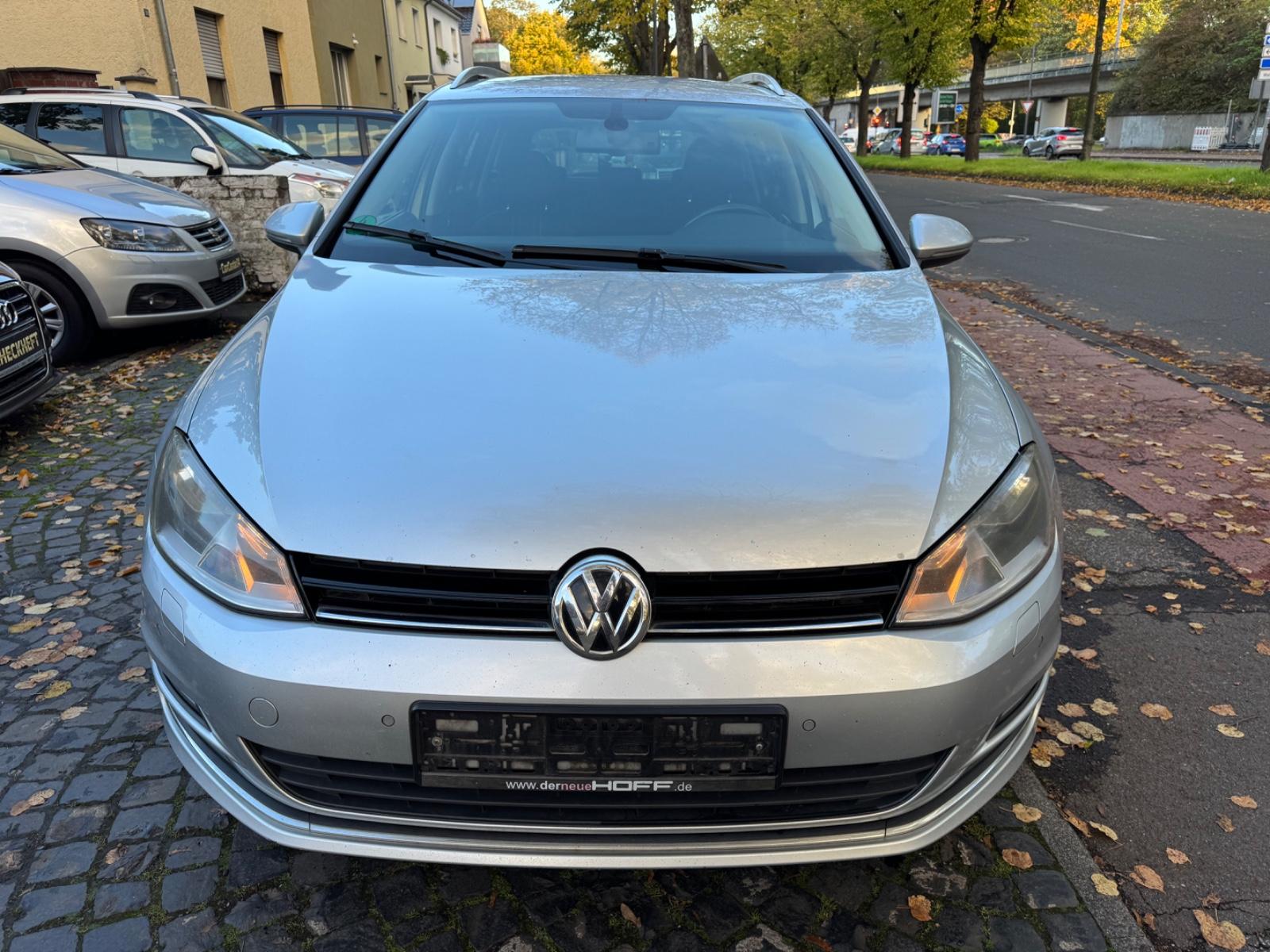 Volkswagen Golf 2015 — rear view