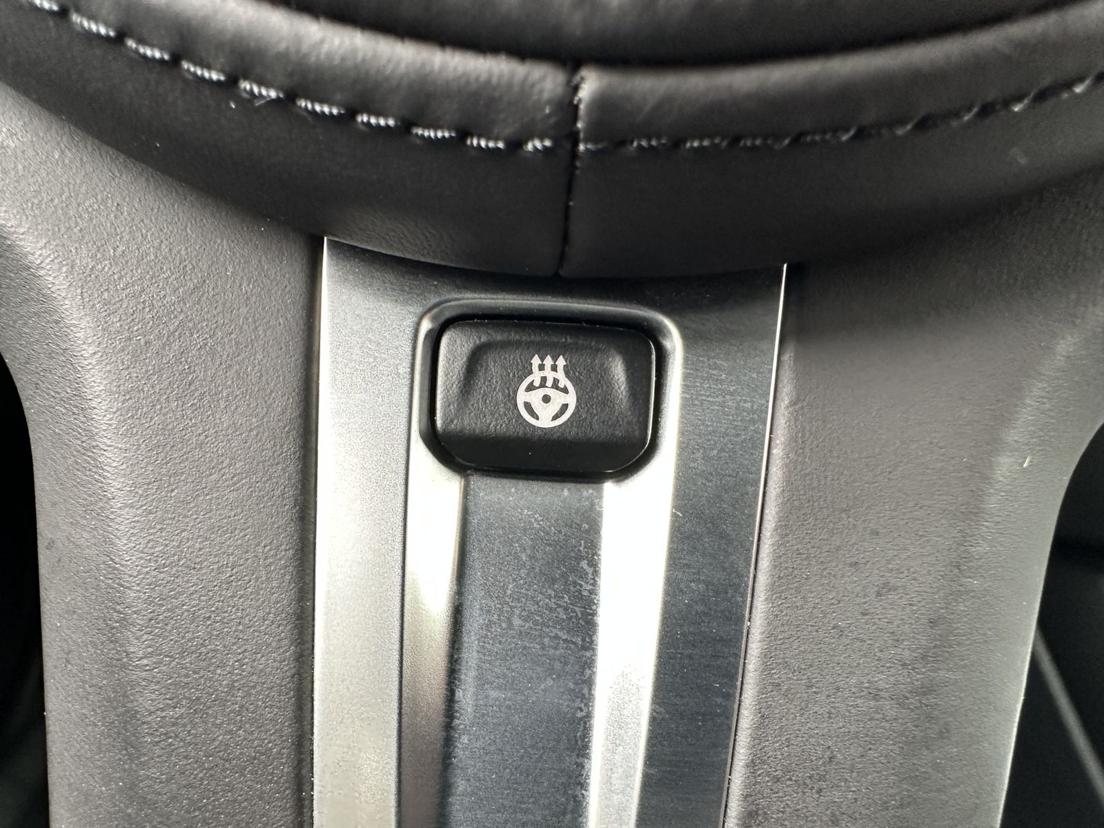Fahrzeugabbildung BMW 320d Touring M-Sport NAV+LED+ACC+SHZ+VCOCK+18ZO
