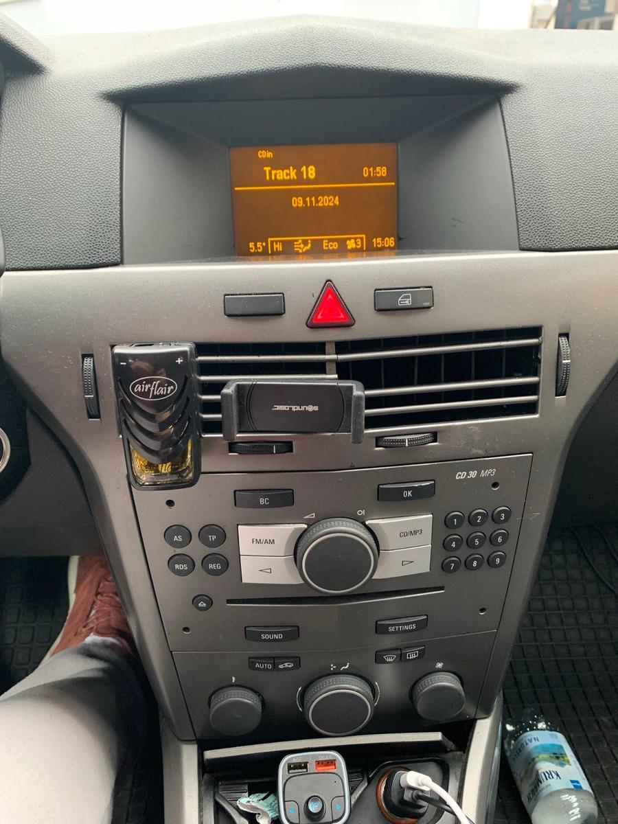 Opel Astra 2006 — photo 11
