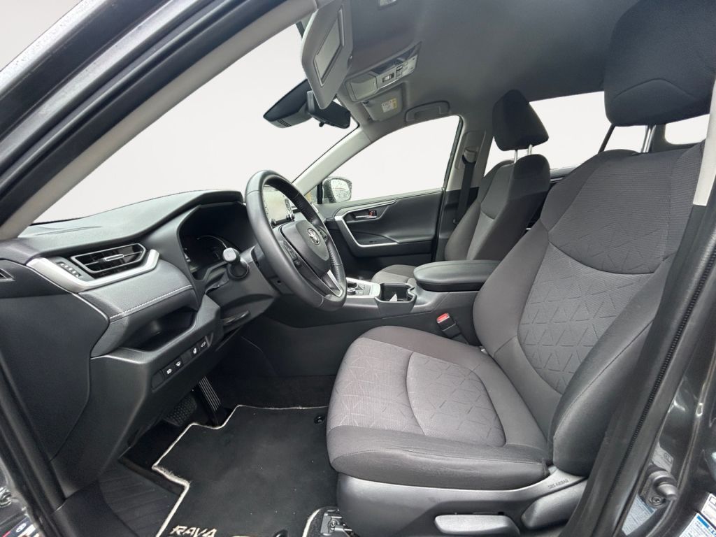 Fahrzeugabbildung Toyota RAV 4 2.5 4x4 Hybrid Team Deutschland