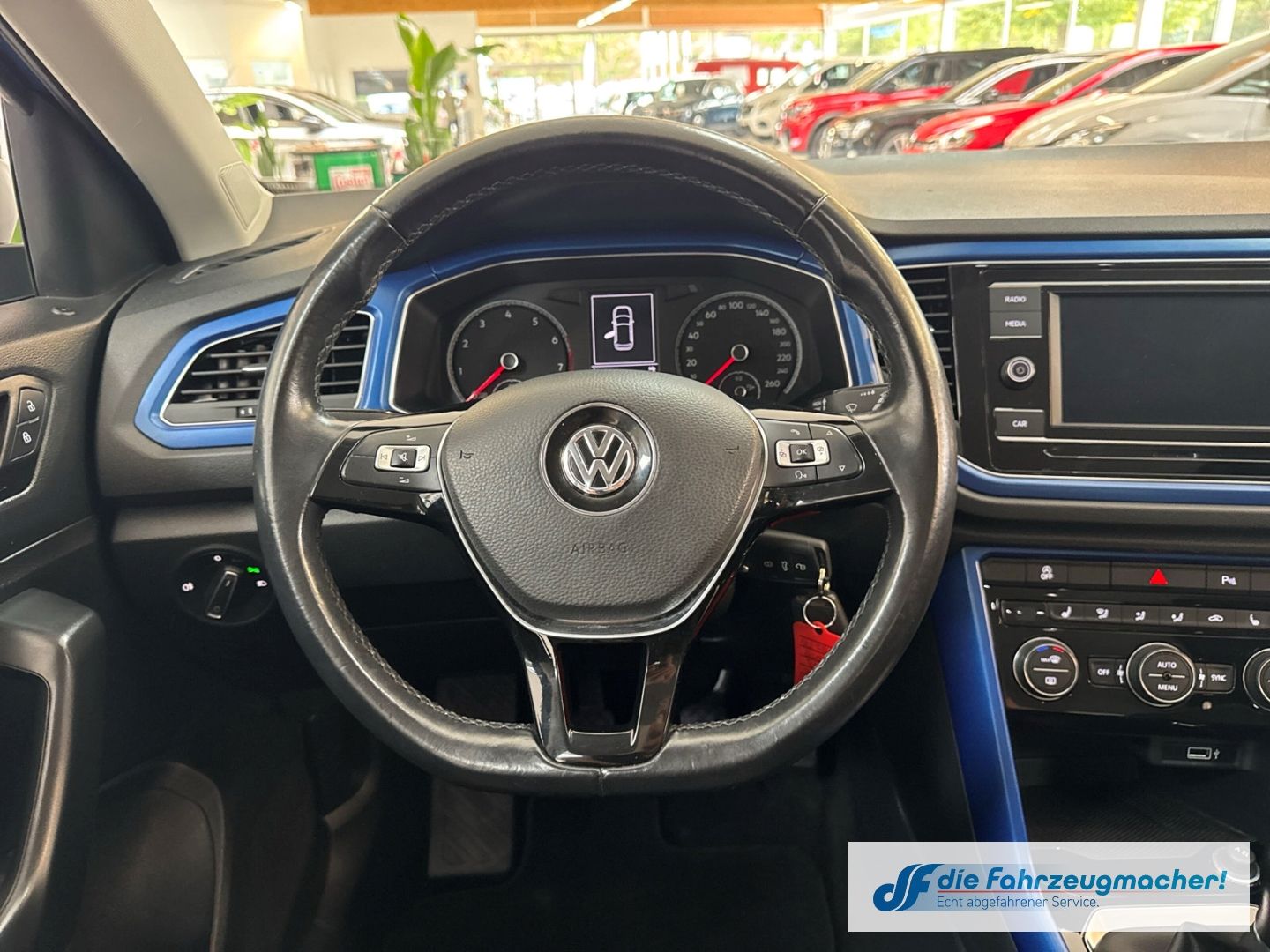 Fahrzeugabbildung Volkswagen T-Roc Style Mehrzonenklima Ambientebeleuchtung S
