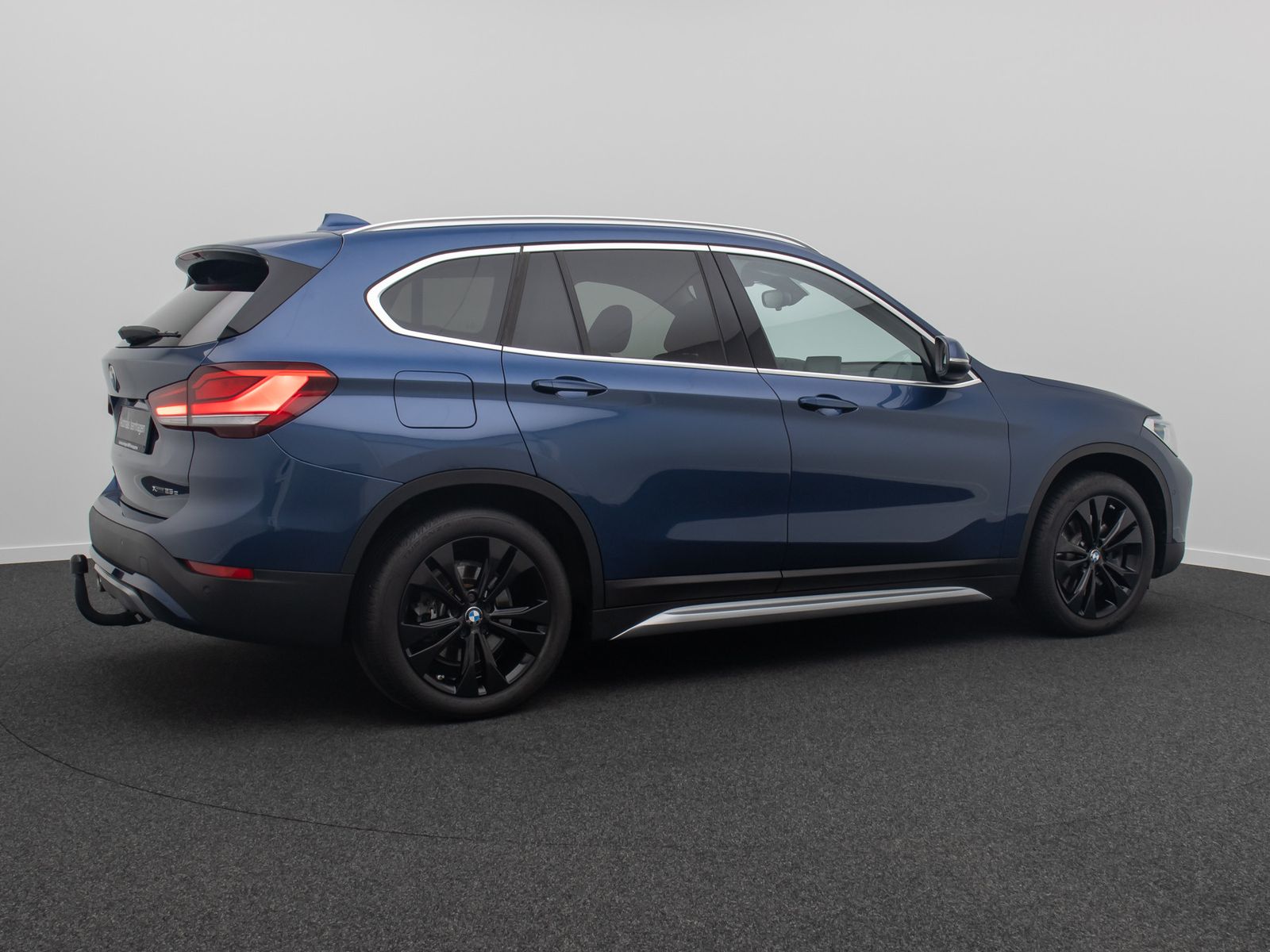 Fahrzeugabbildung BMW X1 xD25e xLine Panorama H/K Kamera DAB HUD Voll