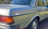 Mercedes-Benz 250  W123 - Mercedes-Benz 250: W123
