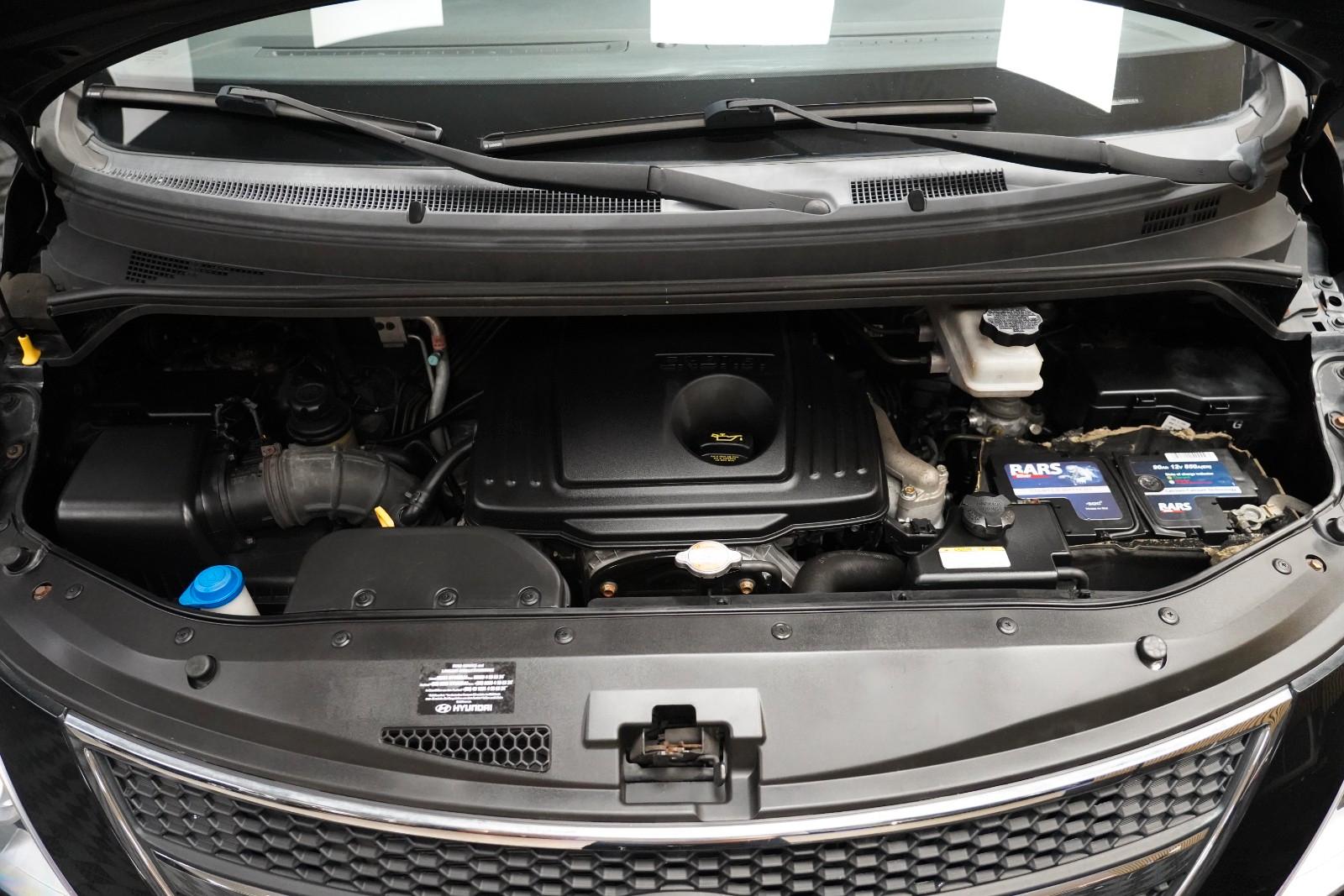 Hyundai H-1 2.5 CRDi Travel Premium +8-SITZER+LEDER+SHZ+