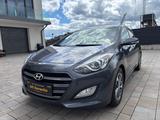 Hyundai i30 blue Passion/Unfallfrei/1HD - Hyundai i30 Gebrauchtwagen in Wiesbaden