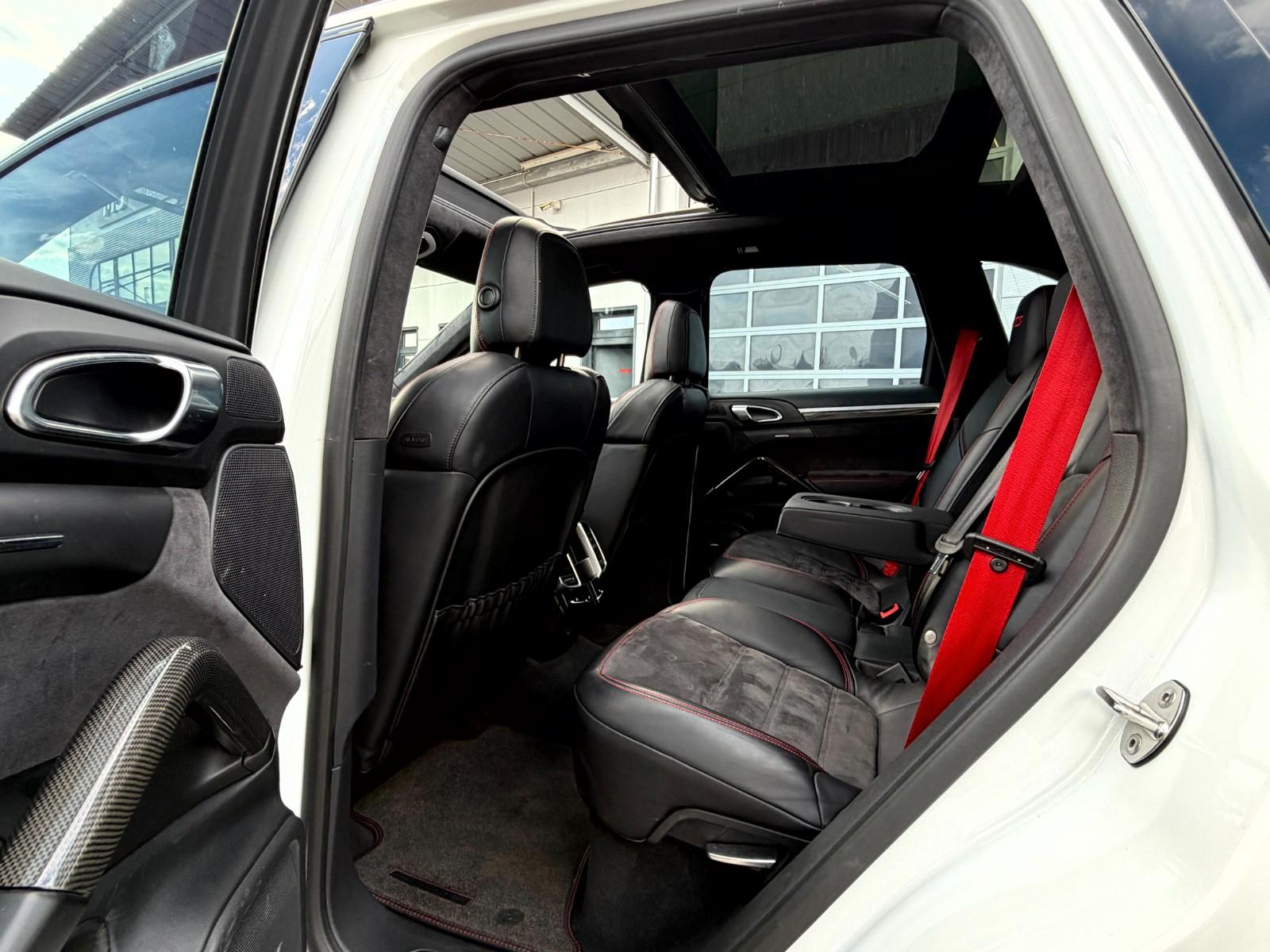 Porsche Cayenne GTS **APPROVED 9/2027** Pano_Luft_StandH