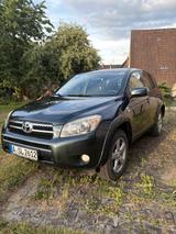 Toyota RAV 4 2.2-l-D-CAT 4x4  - Toyota RAV 4: D Cat