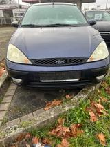 Ford Focus 1.6 Blau - Ford Focus aus 2003: Kombi