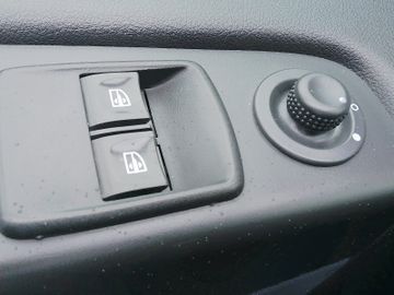 Opel Vivaro - 10