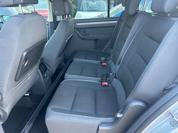 Volkswagen Touran - 10