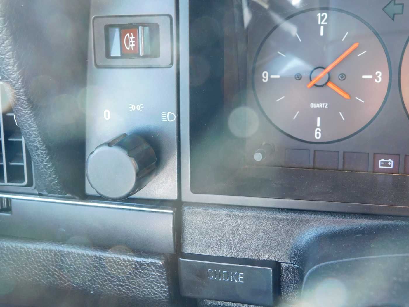 Fahrzeugabbildung Volvo 240 DL 240 DL 'H-Kennzeichen, TÜV neu'