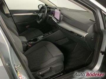 Volkswagen Golf 1.5 eTSI DSG Life Garantie b.12.3.30  Navi