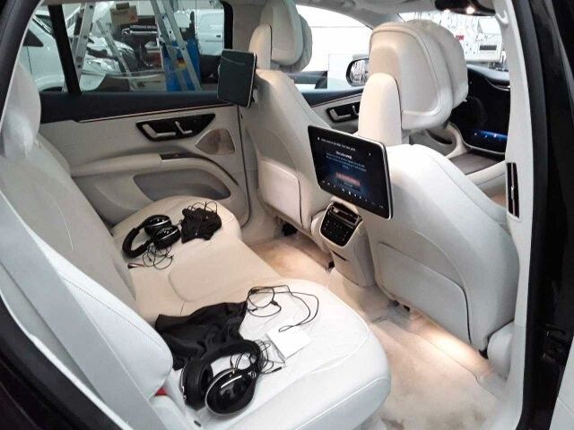 MERCEDES-BENZ EQS SUV 580 4M AMG 3xTV*7-Sitz*Hyper*Massage