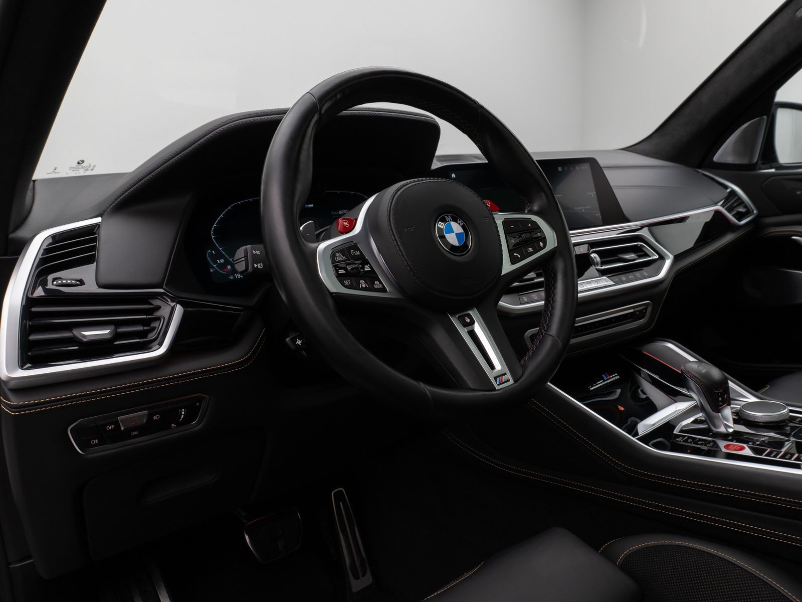 Fahrzeugabbildung BMW X5 M  Competition Panorama Laser 360°B&W SoftCL