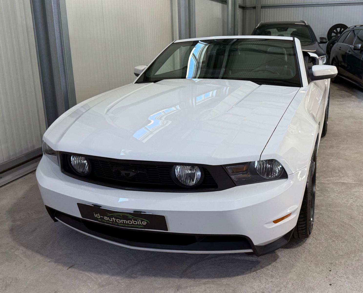 Ford Mustang GT V8 Cabrio, R-Kamera, wenig KM