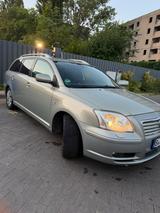 Toyota Avensis Kombi 1.8 Automatik - gebrauchte Toyota Avensis aus dem Jahr 2006