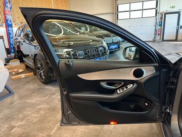 Mercedes-Benz C 180 *2-ZONEN*TEMPO*NAVI*LED*TOTWINKEL*PDC*