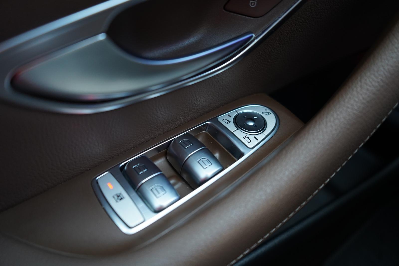 Mercedes-Benz E220 dT-Modell Avantgarde Klimaaut. Navi LED AHK