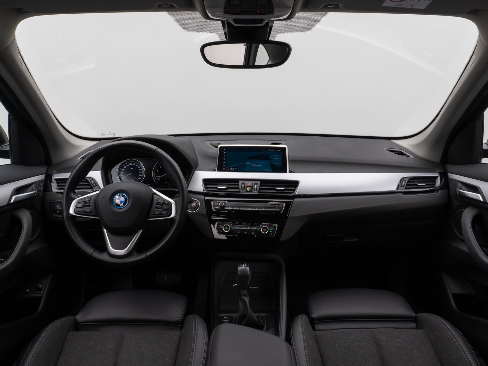 Fahrzeugabbildung BMW X1 xD25e Kamera DAB Komfort Sportsitz Parkassist