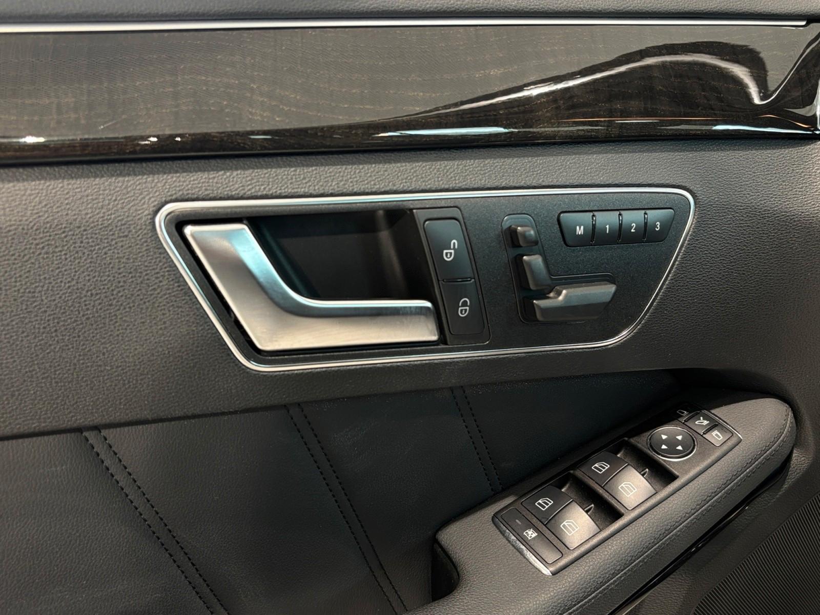 Mercedes-Benz E63 AMG Lim. DRIVERS COMAND SCHIEBE HK PARK